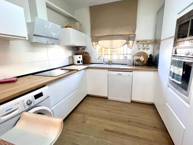 Foto ee93af1e-a770-4a64-8930-fed268f25afd. Reihenhaus mit heizung parking in Los Pinos - El Pilar Plasencia