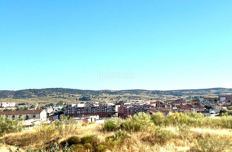 Foto fa6bf916-e23e-4c6e-9d02-cd743bad8a0e. Reihenhaus mit heizung parking in Los Pinos - El Pilar Plasencia