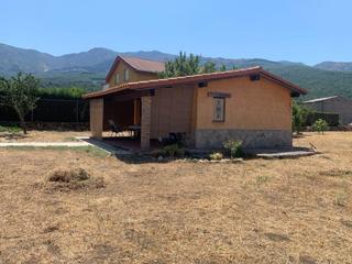 Masia a Hervás. Casa rústica con terreno de 2.000 m en hervás