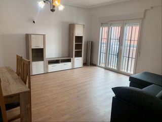 Alquiler Piso en Centro Ciudad. Piso en manuel bermejo