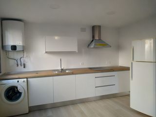 Miete Etagenwohnung  Calle zarza de granadilla. Piso amueblado  en avenida extremadura