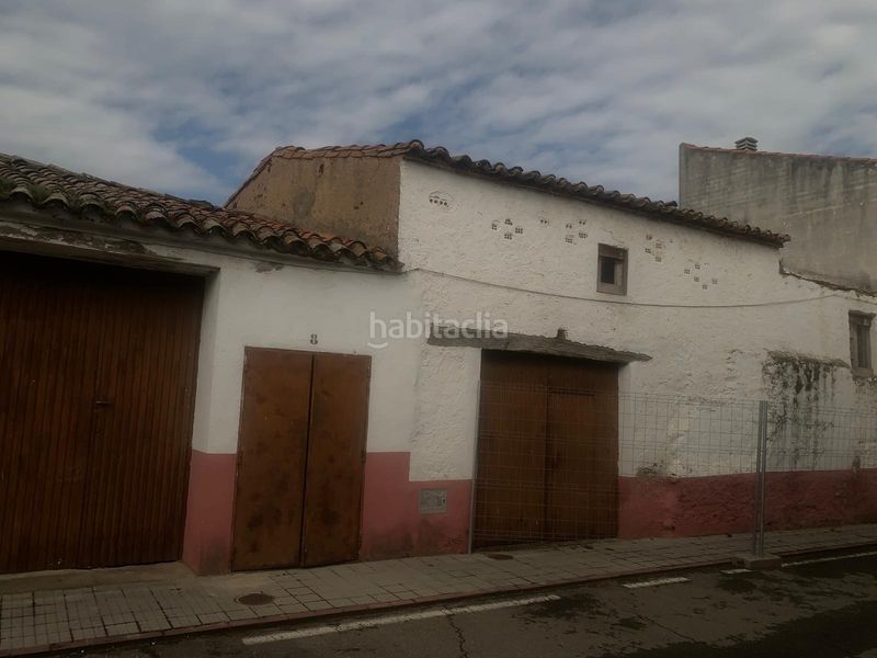 Foto c863de1b-67ce-4e4b-8177-28e3b7c4717e. Aparcament cotxe a Riolobos