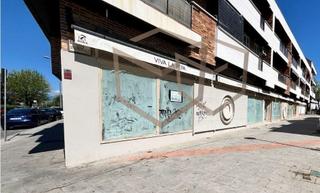 Location Local commercial à Batalla de bailén 17. En collado villalba