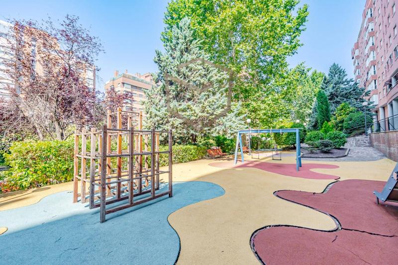 Foto 0ed8b77c-6ab9-4480-83d0-e39301a01ab0. Etagenwohnung mit heizung parking pool in Casa de Campo Madrid