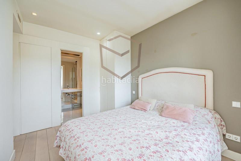 Foto 33e59386-15ec-45ad-9ccf-3c3b0717e66d. Etagenwohnung mit heizung parking pool in Casa de Campo Madrid