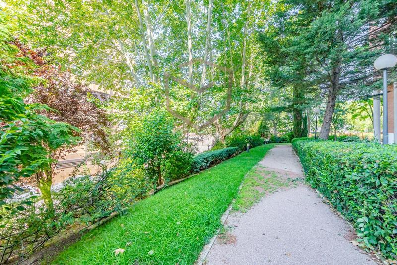 Foto 372a19ca-158a-468c-bfbe-63a69b005457. Etagenwohnung mit heizung parking pool in Casa de Campo Madrid