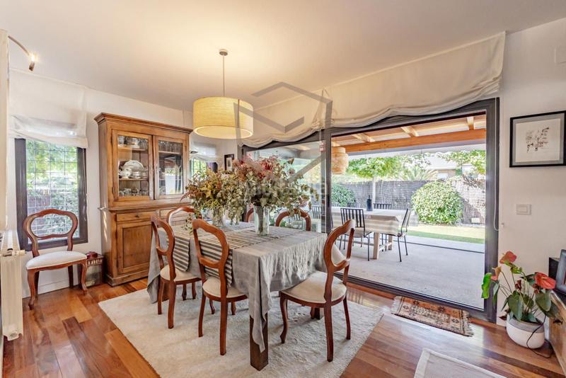 Foto 609b9917-e2bc-4c08-b3e2-a5f47070c9ad. Chalet avec chauffage parking piscine dans Pueblo Pozuelo de Alarcón