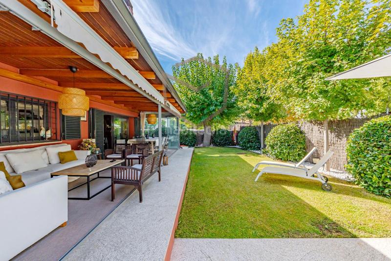 Foto 7b58561c-f6f8-4329-8c32-cb2a9c4279d9. Chalet avec chauffage parking piscine dans Pueblo Pozuelo de Alarcón