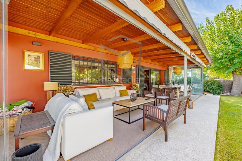 Foto 909c8dcd-1e4e-4db9-a549-22693b3c8621. Chalet avec chauffage parking piscine dans Pueblo Pozuelo de Alarcón