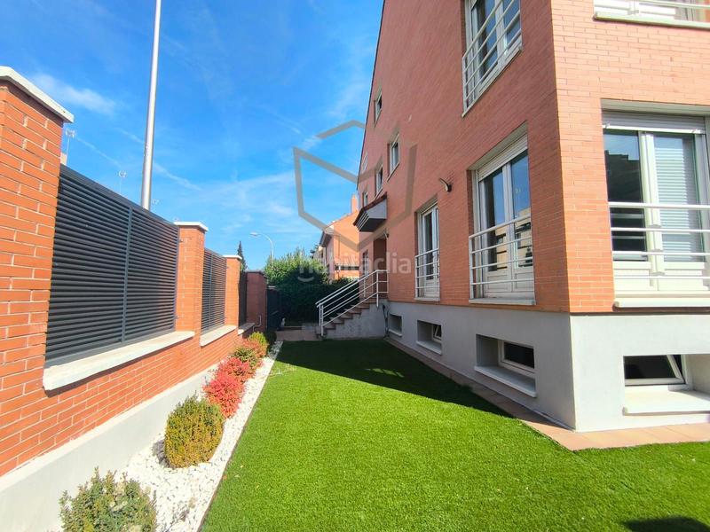 Foto 67a3c4d5-d05a-496d-9dd1-7405f8f2f520. Affitto chalet con riscaldamento parcheggio in Peñagrande Madrid