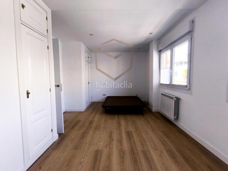 Foto b5373a09-ca81-4874-bef7-640203865028. Miete chalet mit heizung parking in Peñagrande Madrid