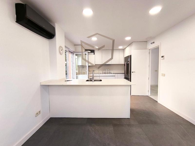 Foto 22862c56-6e78-4f4b-b8aa-9e3246c4832c. Rent chalet with heating parking in Peñagrande Madrid