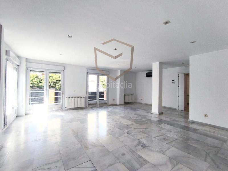 Foto 59aea0c3-da34-4585-a049-ab066fd800a0. Rent chalet with heating parking in Peñagrande Madrid