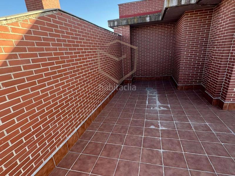 Foto 2c5e40af-6d56-4d58-8022-5458d5c2fa4d. Attico con riscaldamento parcheggio piscina in Sanchinarro Madrid