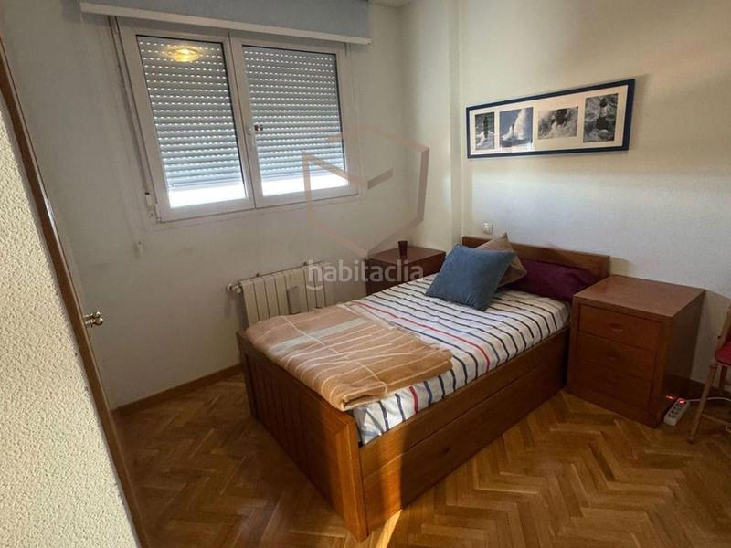 Foto 5ec0a8fe-4637-4ebb-a874-2886549b44d8. Attico con riscaldamento parcheggio piscina in Sanchinarro Madrid