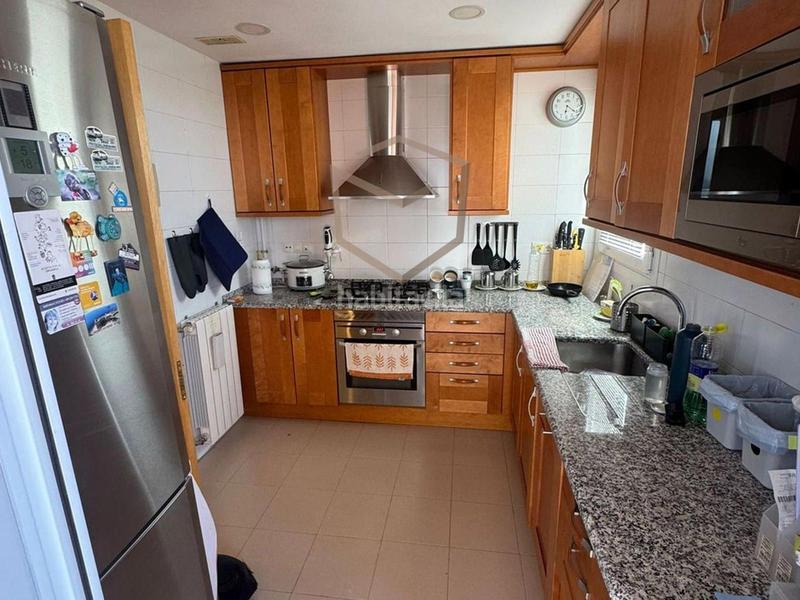 Foto b6d9454b-256d-4d0d-b24d-a83c4097dc0b. Attico con riscaldamento parcheggio piscina in Sanchinarro Madrid