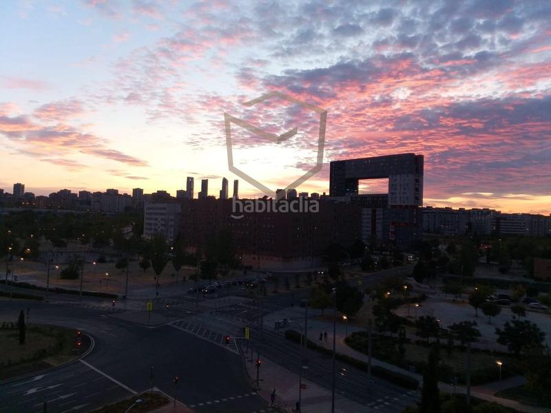 Foto f3fd2e3c-5d00-43f4-a24d-83f129093839. Attico con riscaldamento parcheggio piscina in Sanchinarro Madrid