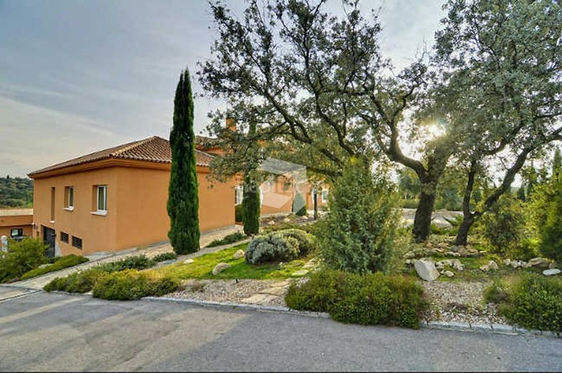 Foto 9f4b2cd9-b9ef-4064-a92d-fb28ff4f208a. Xalet amb calefacció aparcament piscina a Club de Golf Rozas de Madrid (Las)