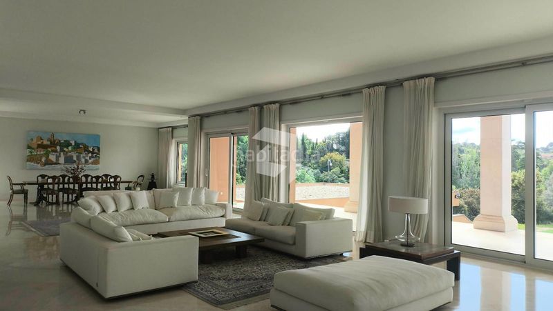 Foto d3fe7b68-f6b6-4b89-9acd-1e9da59f679a. Xalet amb calefacció aparcament piscina a Club de Golf Rozas de Madrid (Las)