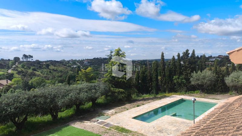 Foto d5142fc9-a9c7-4ce3-b6cb-e209666d6cd8. Xalet amb calefacció aparcament piscina a Club de Golf Rozas de Madrid (Las)