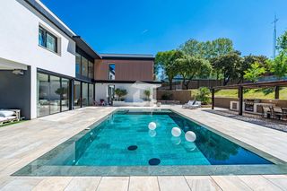 Chalet in Pueblo. En pozuelo de alarcón