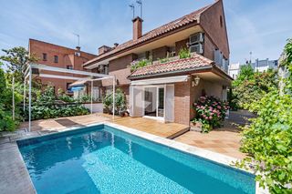 Casa adossada  Venus. En pozuelo de alarcón