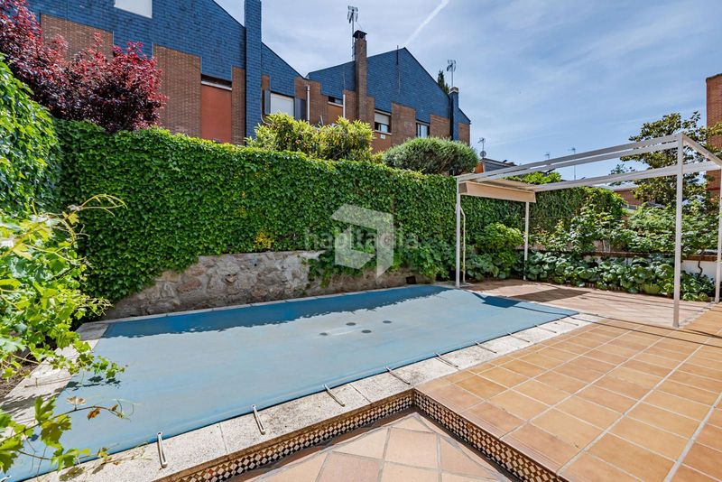 Foto a9da828b-026e-4107-a830-68b47e88a205. Reihenhaus mit heizung parking pool in Estación Pozuelo de Alarcón