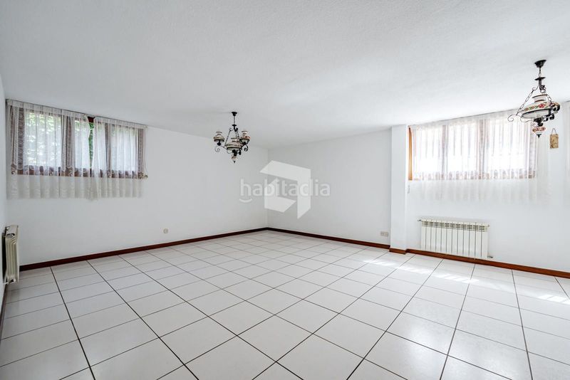 Foto aa4c0b64-eb1a-424c-aed5-1e934ea02800. Reihenhaus mit heizung parking pool in Estación Pozuelo de Alarcón
