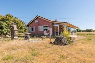 Chalet in N/a. En navas de san antonio