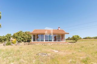 Chalet in N/a. En navas de san antonio