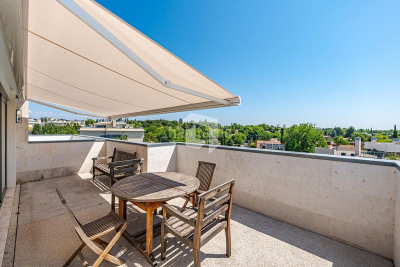 Foto e7f82112-99b9-47b2-9a16-fb969418ca92. Dachwohnung mit heizung parking pool in Aravaca Madrid