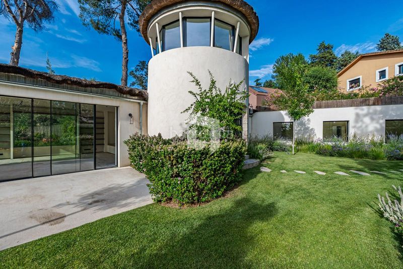 Foto b2acc79e-7d76-41ce-84c3-60abc6ec63fb. Alquiler chalet en Fuentelarreina Madrid