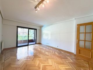 Rent Flat  Francia. En pozuelo de alarcón