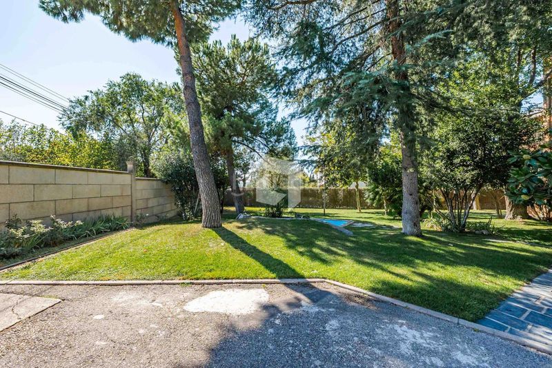 Foto 98222ad8-ae2b-4c71-8a85-d50ac2a2451d. Chalet mit heizung parking in Aravaca Madrid