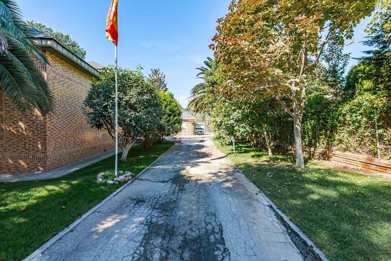 Foto c9dad2b2-1af7-4837-bf1a-7bc2f1c6b09c. Chalet mit heizung parking in Aravaca Madrid