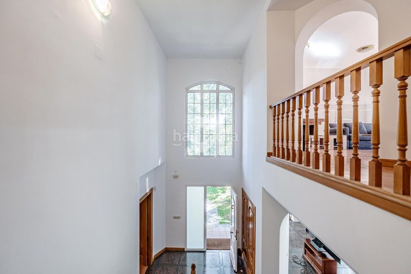 Foto e0086f94-6aa5-4563-a2f5-eeffa9527999. Chalet mit heizung parking in Aravaca Madrid
