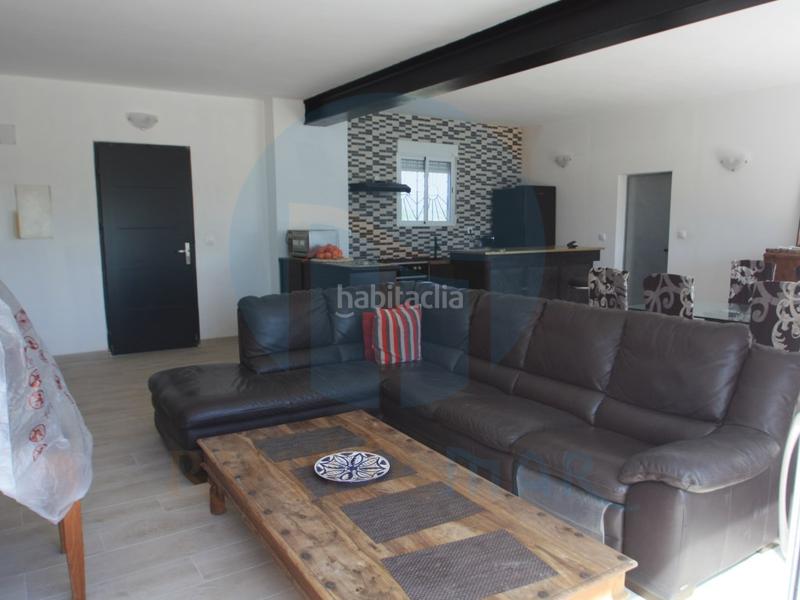 Foto ce477e67-cd19-4c4d-8898-9f2380893953. Masia a Perelló (El)