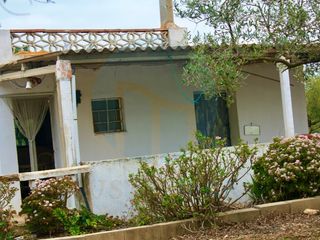 Mas�a  Furoner. Casa de campo con agua y luz