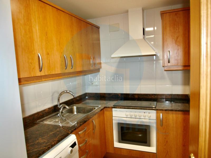 Foto 655eb0be-fc09-40ce-970a-4b3e2a76bd3a. Apartamento piso céntrico en lampolla en Ampolla (L´)