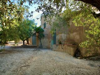 Mas à Roquetes. Casa de campo al pie del massis dels ports