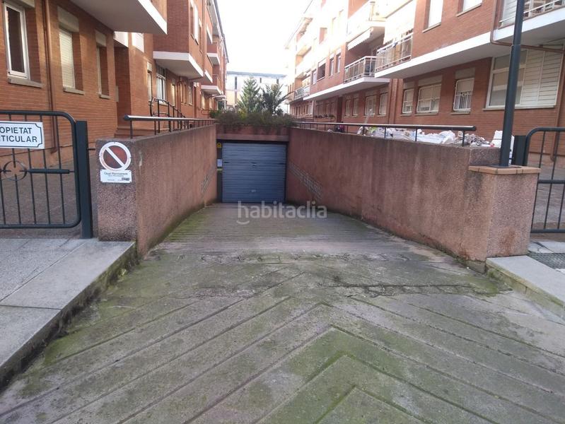 Foto 11243597-8524-4f4d-b2ec-1b12f3047981. Aparcament cotxe a La Devesa Girona