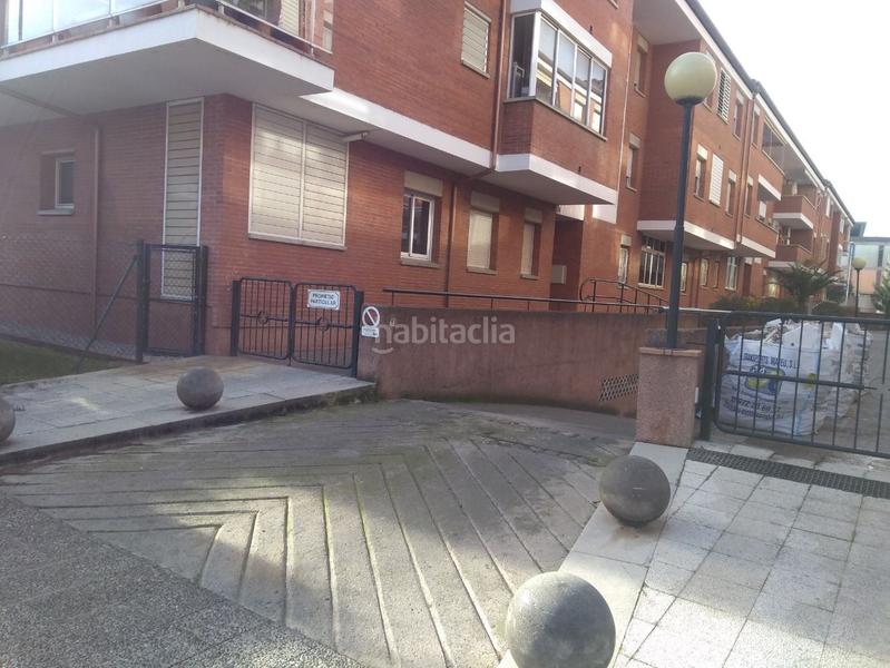 Foto 9cd0f16d-581e-4661-9e3b-f98fc58c6602. Aparcament cotxe a La Devesa Girona