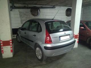 Parking coche en Eixample Nord