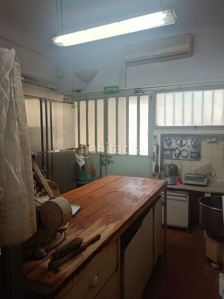 Foto 6c2b8d5e-4e1a-49c1-9b1e-c30449ad7da2. Local comercial a Barri dels Escriptors Salt
