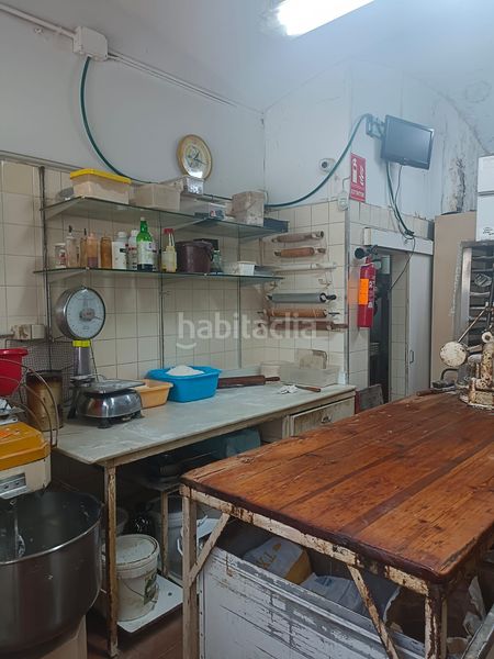 Foto a80e438f-6934-49ec-a67a-2824bc9b5894. Local comercial a Barri dels Escriptors Salt