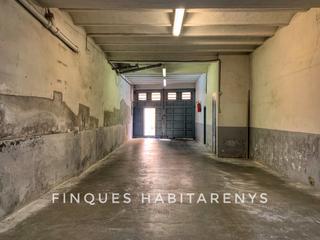 Lloguer Local Comercial a Centre. Magatzem - garatge