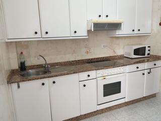Lloguer Apartament  Ronda das fontiñas. Apartamento de 2 dormitorios. comunidad y calefacción incluidas.