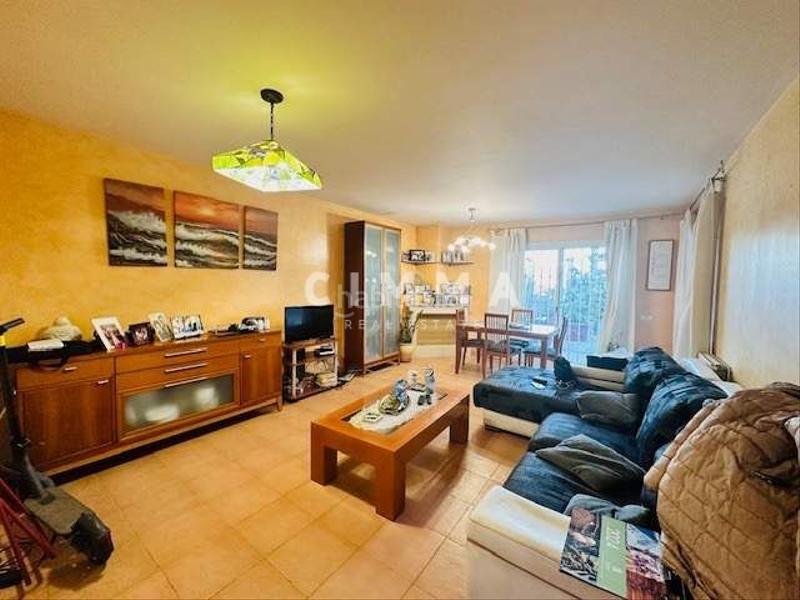 Foto 0ab033cf-efea-4337-b0d8-8d1e6f1b3efc. Casa adossada amb calefacció piscina a Polop