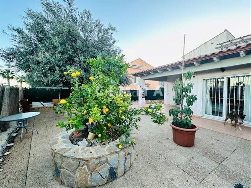 Foto f08bd972-3ee5-4041-9078-68e11521f41b. Casa adossada amb calefacció piscina a Polop