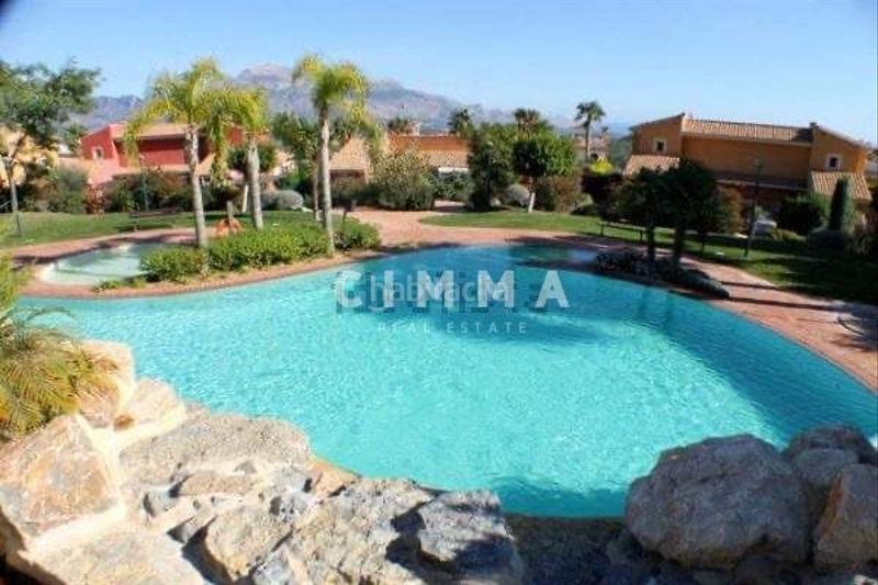 Foto febd760a-2669-44aa-96ae-1375b5cd90e4. Casa adossada amb calefacció piscina a Polop